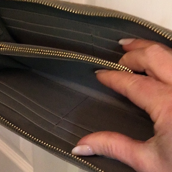 Miu Miu authentic zip around wallet - Picture 12 of 14